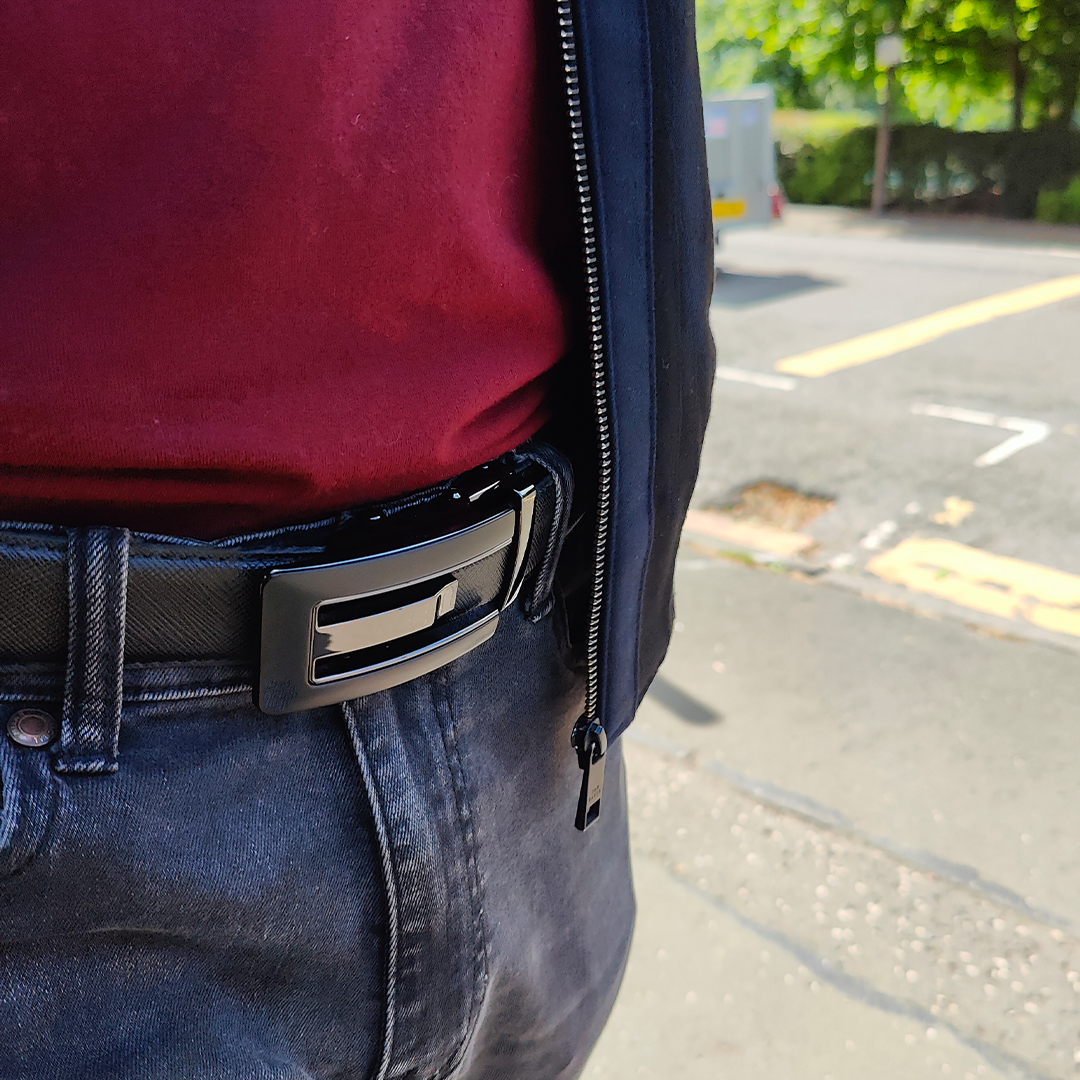 Luxury Men’s No Hole Leather Belt in Pakistan, Automatic Micro Adjustable leather belts 