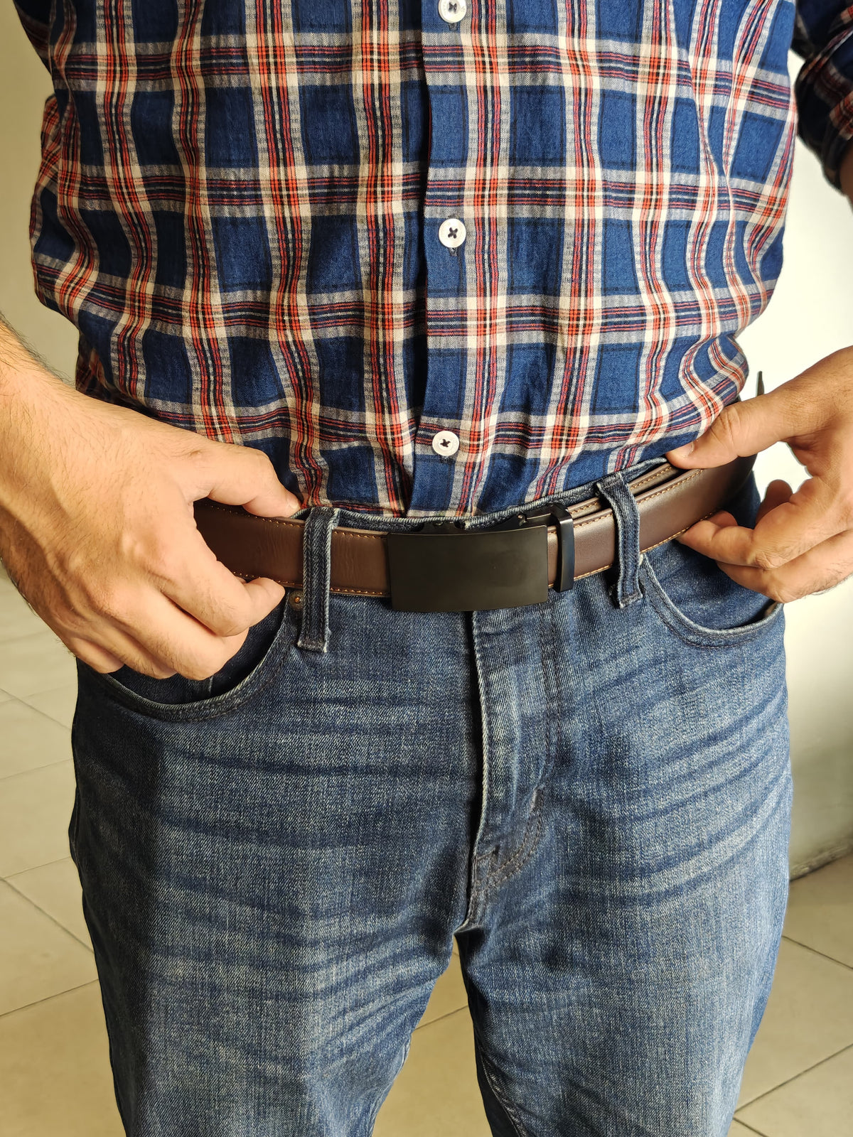 Luxury Men’s No Hole Leather Belt in Pakistan, Automatic Micro Adjustable leather belts 